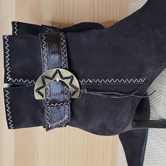 Casadei sz10 Suede Zip Boots with Pony Hair Buckle - Picture 11 of 13